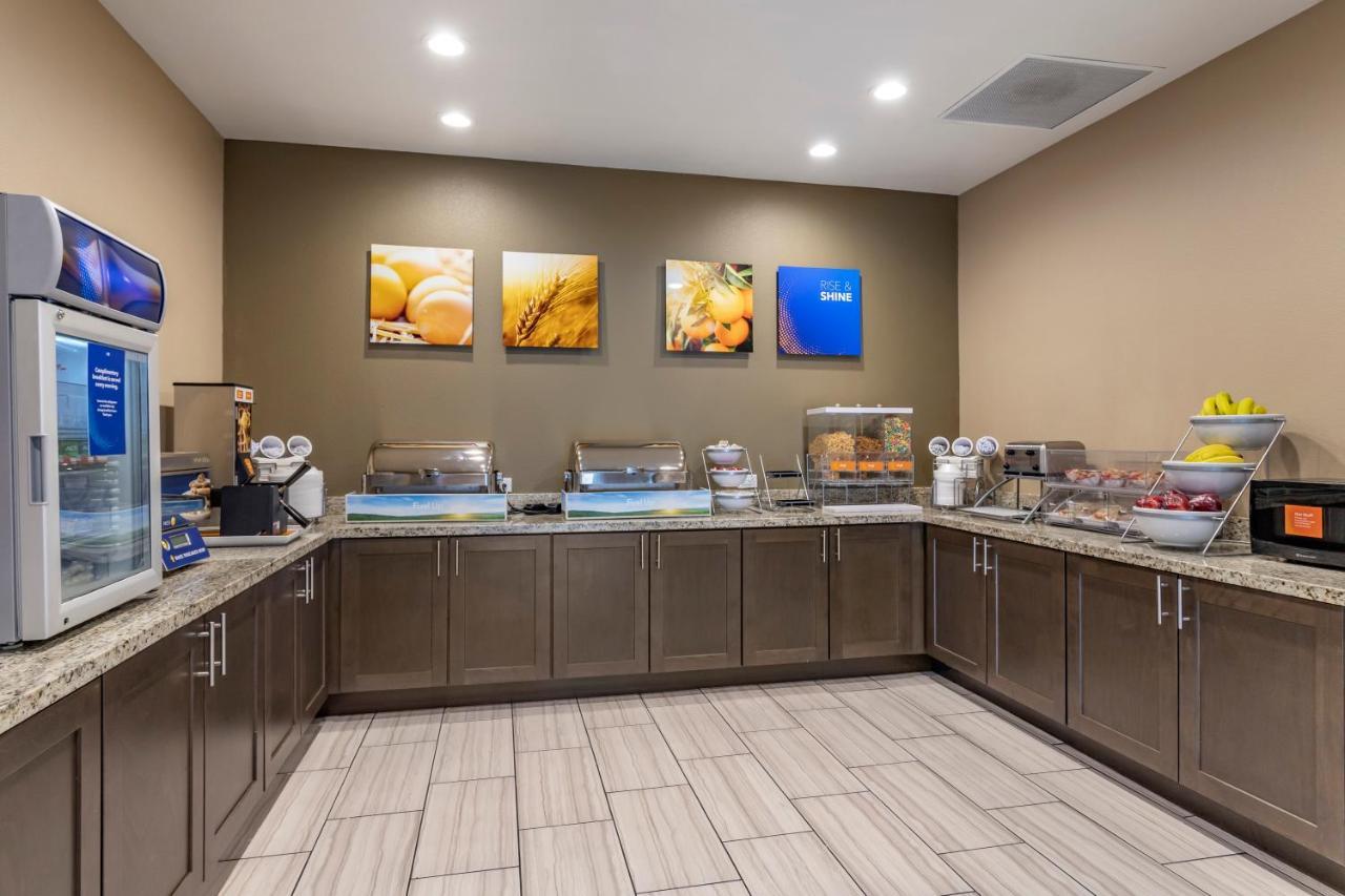 Comfort Suites Near Sam Houston Race Park Екстер'єр фото