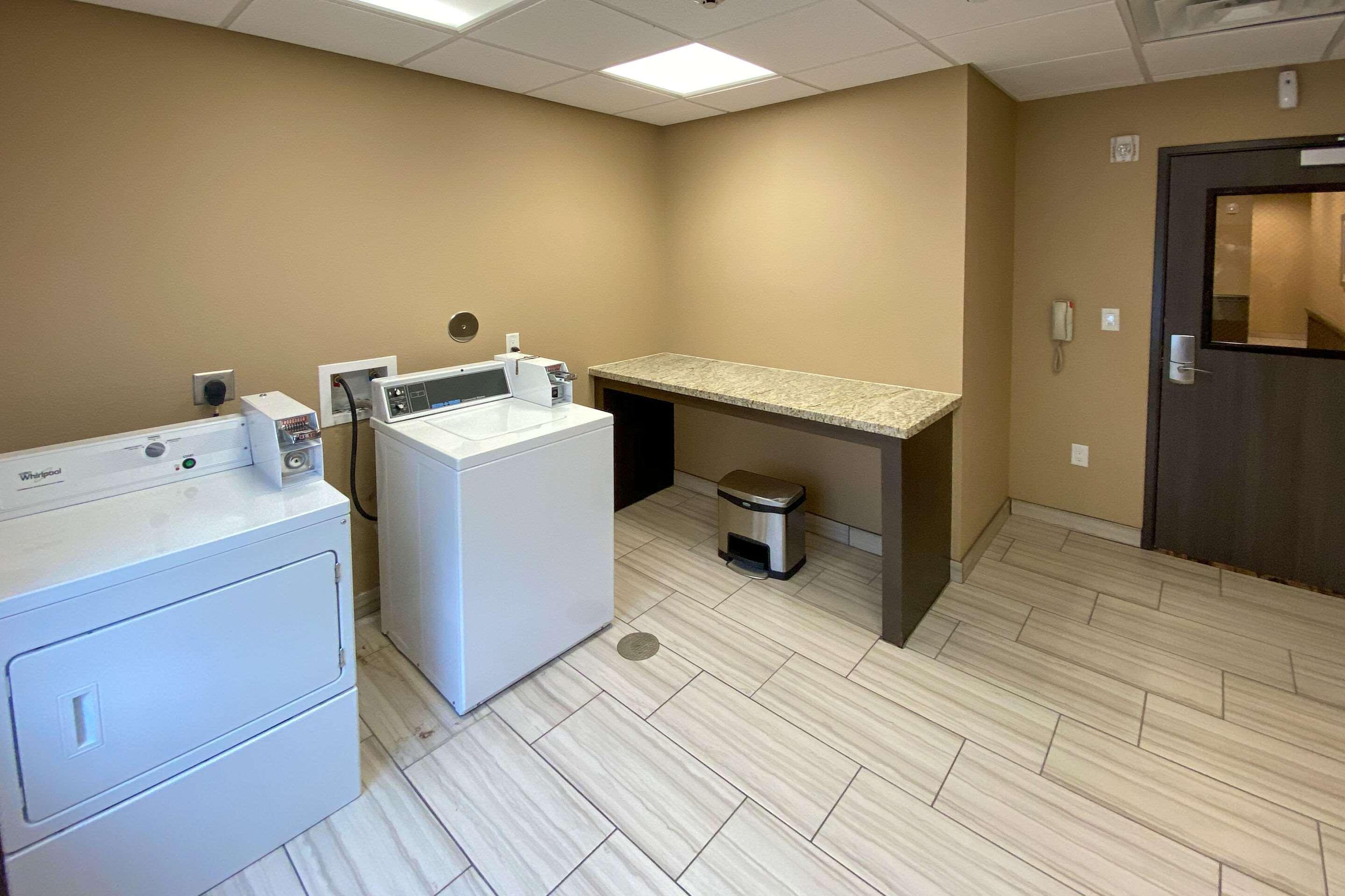 Comfort Suites Near Sam Houston Race Park Екстер'єр фото